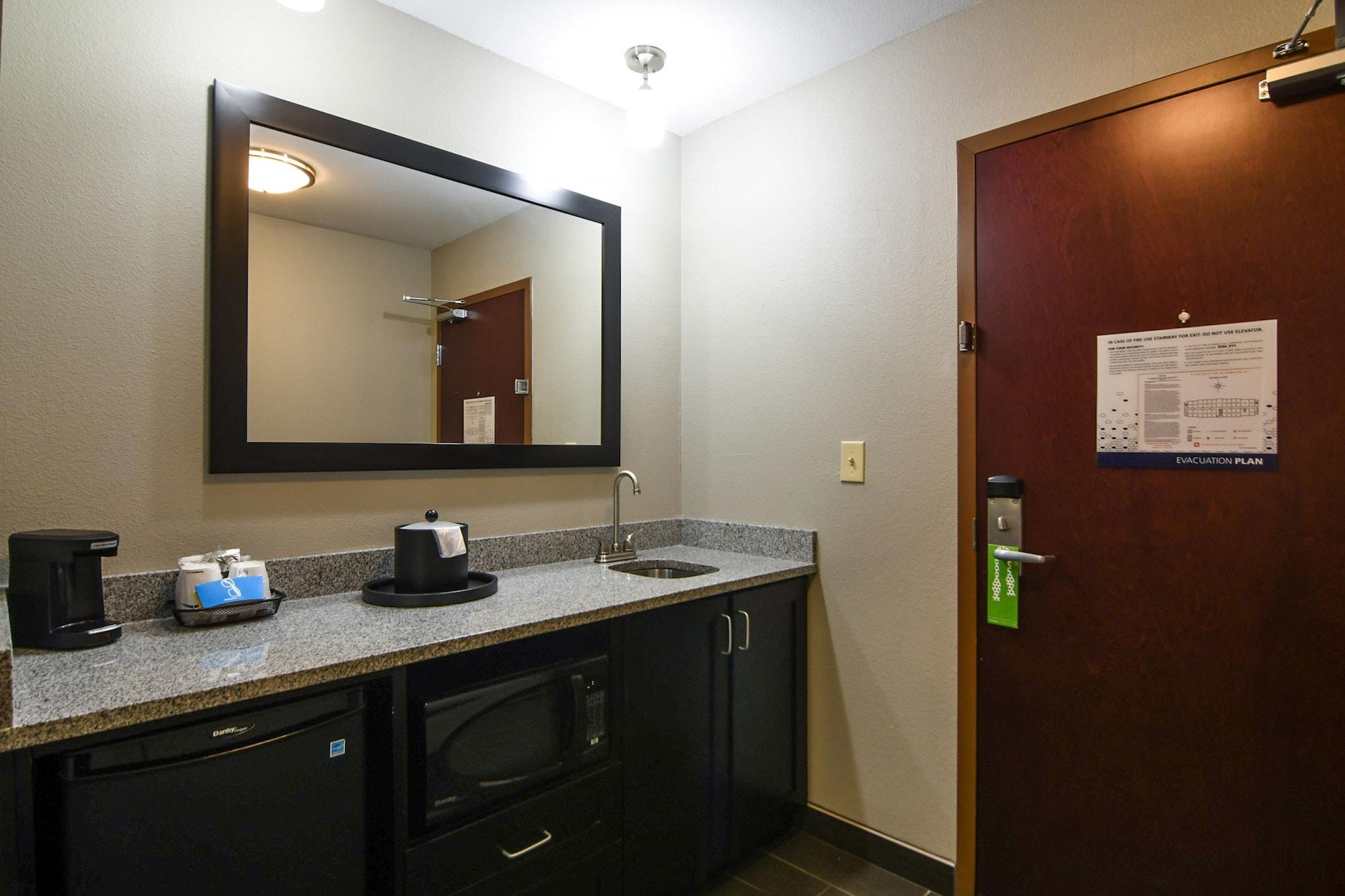 Hampton Inn Foley Exterior photo