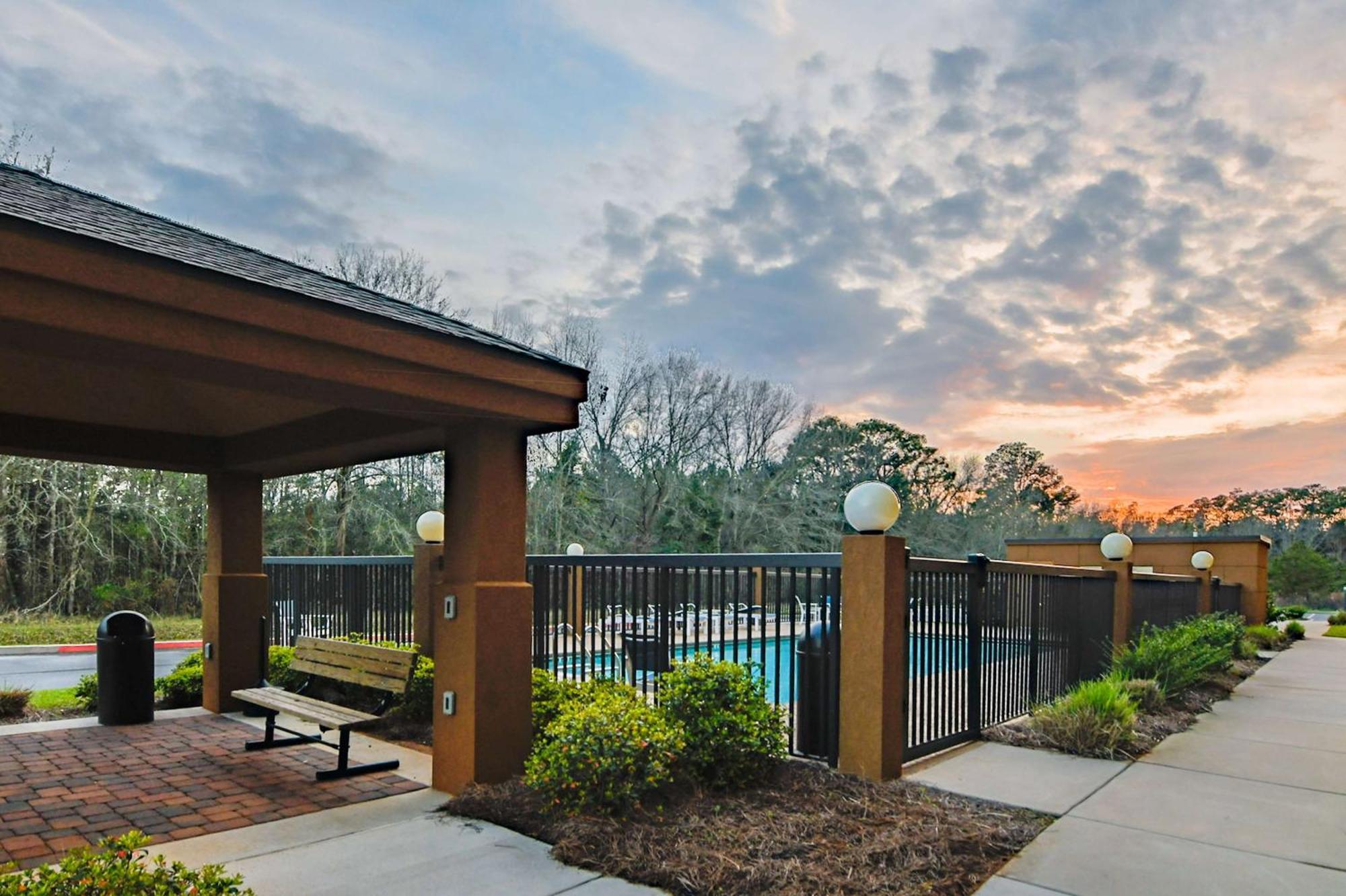 Hampton Inn Foley Exterior photo